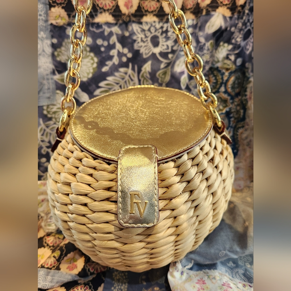 Frances Valentine Honeypot Wicker Round Purse in Tan And Gold - Picture 3 of 9